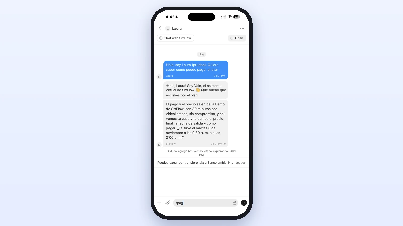 Caja de respuesta con / escrito y la lista de respuestas rápidas abierta